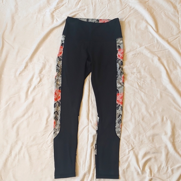 Feed Me Fight Me Leggings - Picture 1 of 5